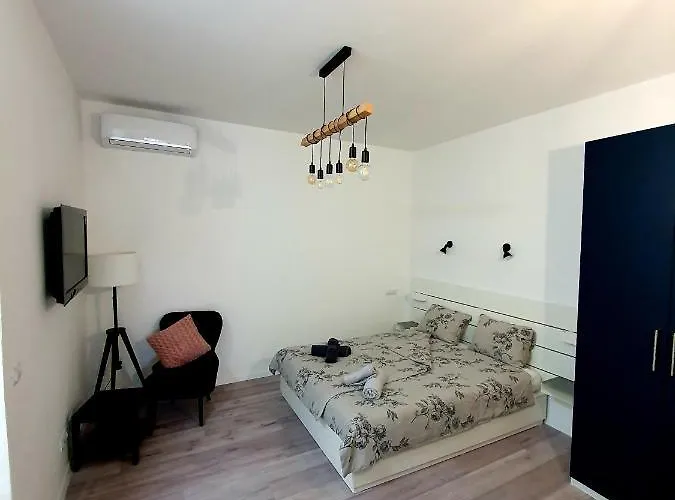 Polei Istria * Πούλα