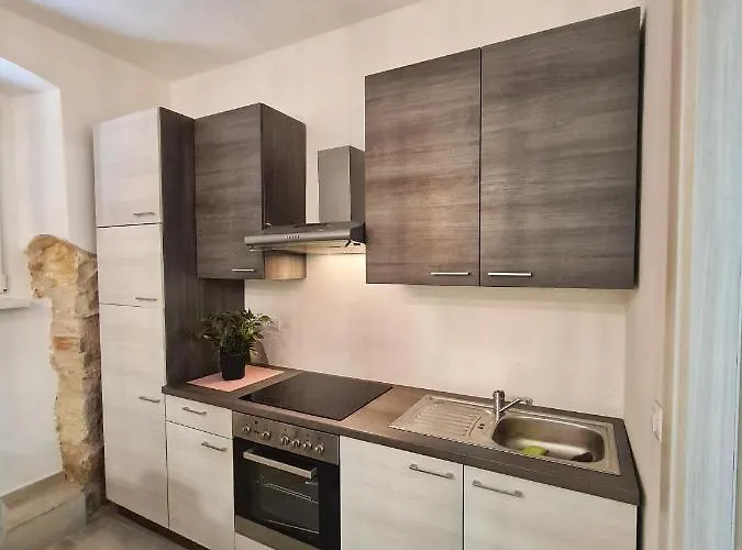 Polei Istria Πούλα