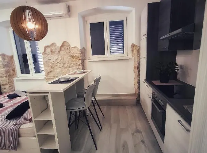 Polei Istria Πούλα