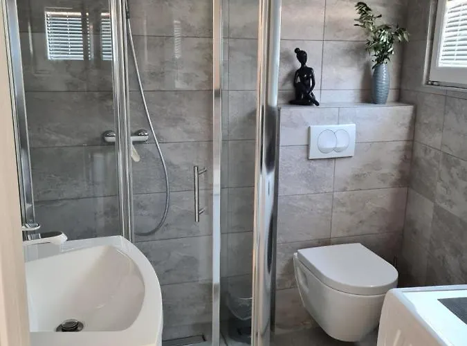 Polei Istria * Πούλα